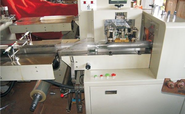 Cylinder cutter packing machine-04